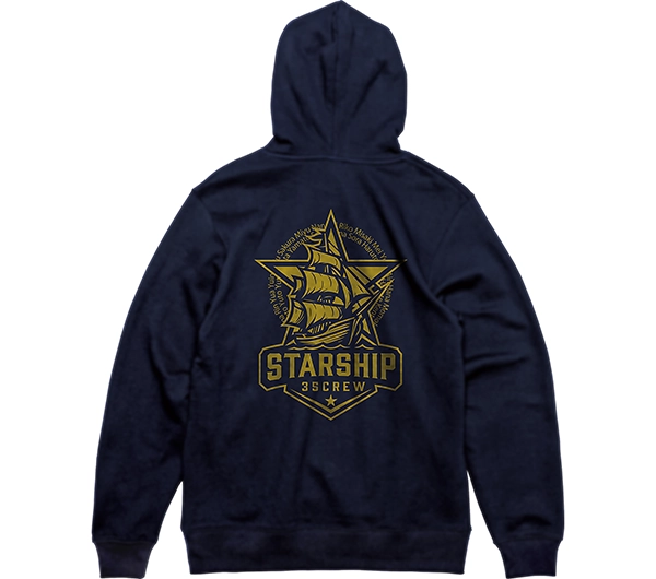 背中に大きな星と帆船をデザインし、クラス全員の名前を配置。文化祭スタッフにふさわしいオリジナルパーカー。